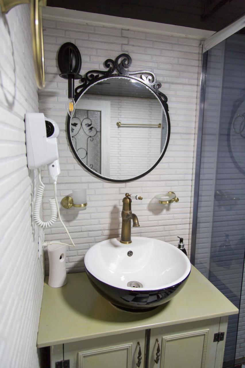 Apartament On Aghmashenebeli 26 Tiflis Exterior foto